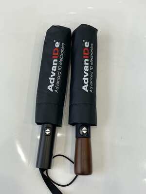 전통적 인 나무 손잡이 우산 최대 내구성 및 스타일리시 인 외모를 위해 설계 비즈니스 및 레저에 적합