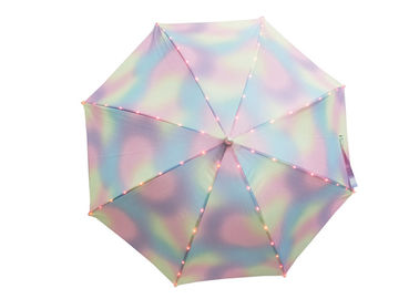 플래쉬 등 밤 동안 가벼운 충분히 지도된 창조적인 우산 유행 놀